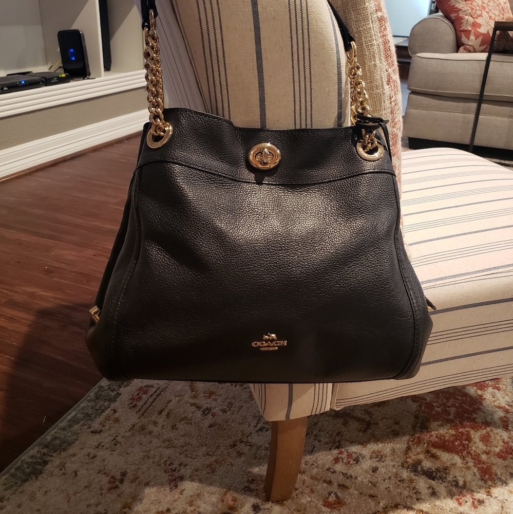 Coach Black Leather Shoulder Bag EUC